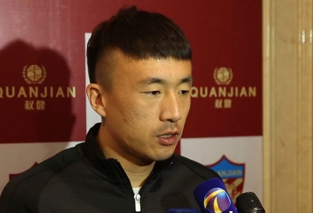 尹少森的超跑刚发动起来，黎漾就听出车子内很多东西都是改装过的，而且非常的专业，不由问道，你喜欢赛车？超跑像离弦之箭，从地下室飞奔而出，巨大的轰鸣响彻天际，伴随着尹少森刻意放大的声音，是啊，我喜欢赛车。